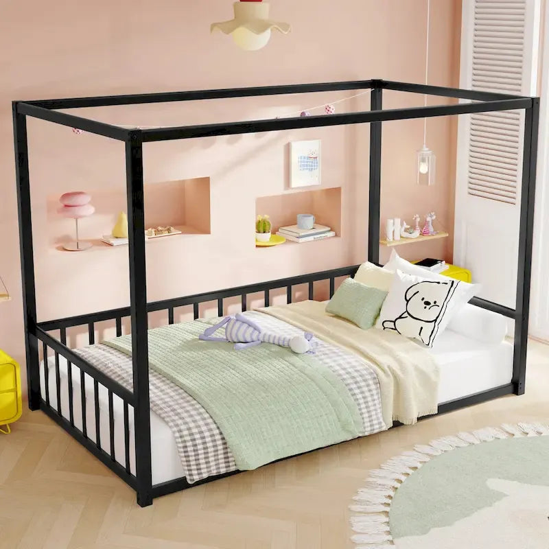 Modernes Doppelbett aus Eisen mit niedrigem Rahmen, multifunktionalen Schutzgittern und stabiler Konstruktion