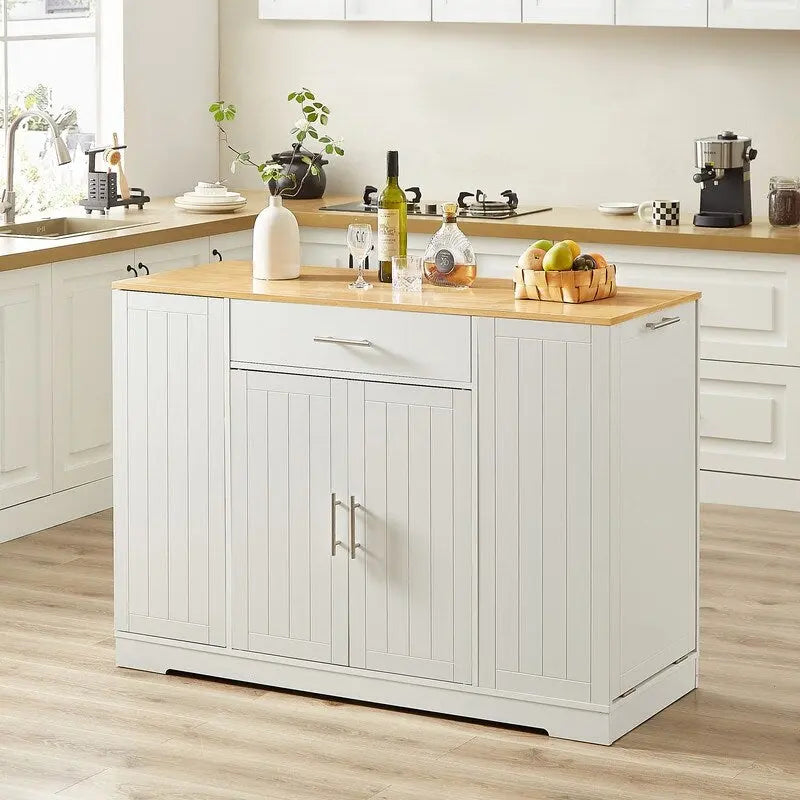 Isla de almacenamiento de cocina de 53 pulgadas con cajones y cubo de basura integrado, diseño moderno de granja para cocina y comedor.