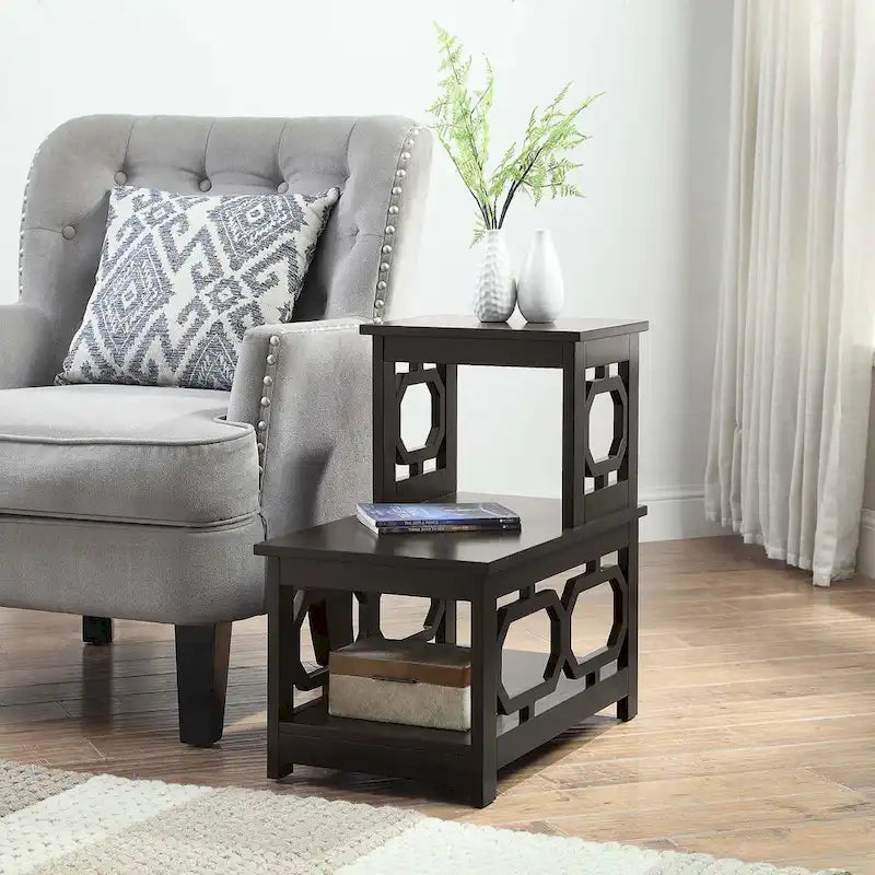 Mesa auxiliar de dos niveles para colocar junto a una silla