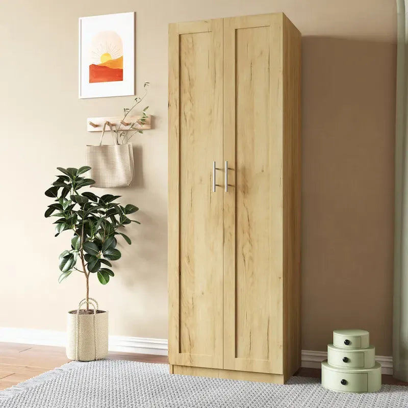 Hoher Kleiderschrank mit 2 Türen und 3 Fächern