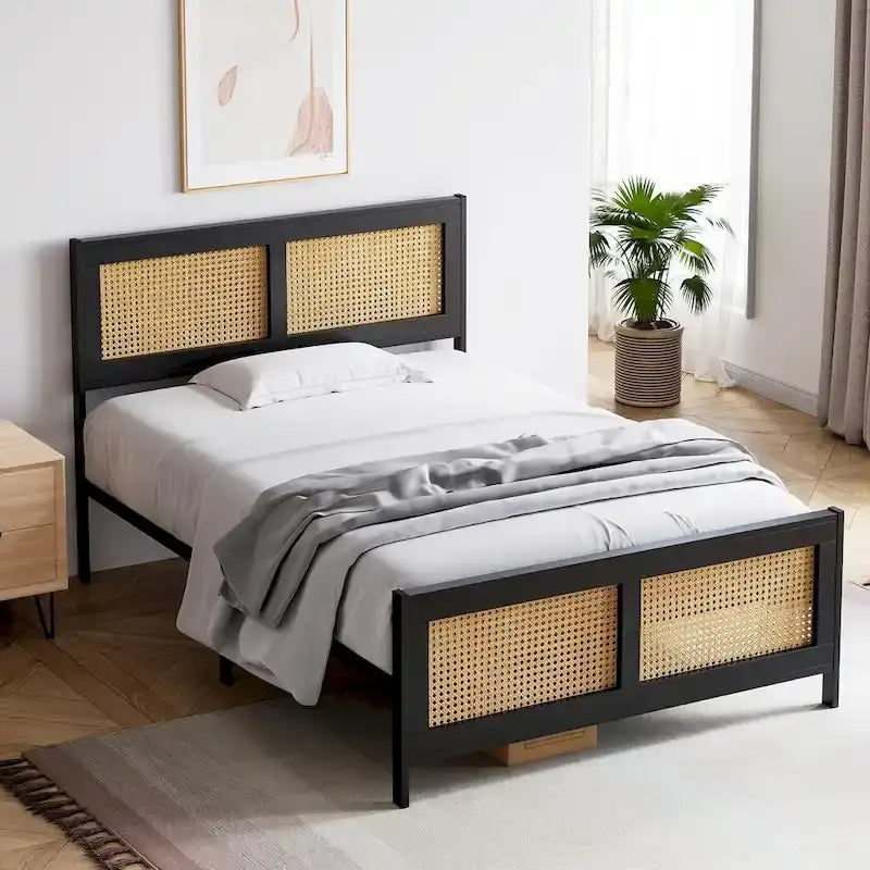 Bettgestell mit Kopf- und Fußteil aus Rattan